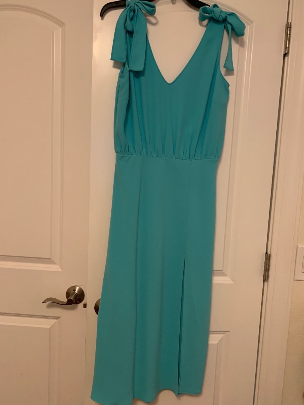 Amanda Pritchard Vibrant turquoise dress